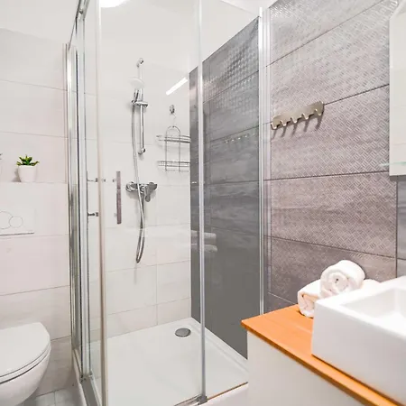 Astrid - Rodzinny 2pok Ap Blisko Morza Parking, Basen Z Sauna W Cenie