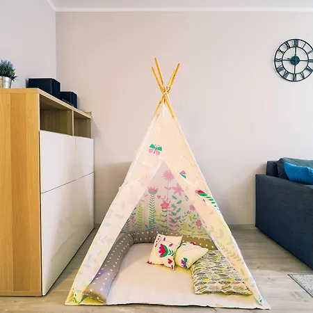 Astrid - Rodzinny 2pok Ap Blisko Morza Parking, Basen Z Sauna W Cenie Apartmán