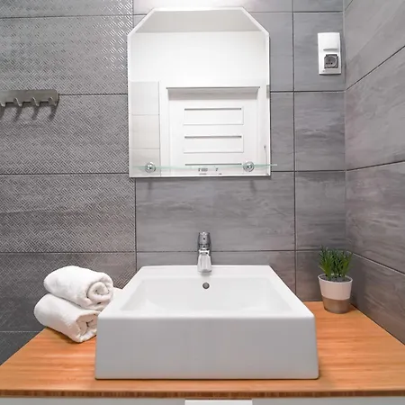 Astrid - Rodzinny 2pok Ap Blisko Morza Parking, Basen Z Sauna W Cenie Apartmán Kolobřeh