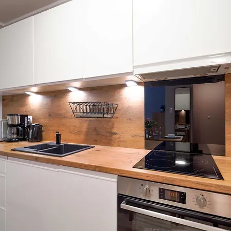 Astrid - Rodzinny 2pok Ap Blisko Morza Parking, Basen Z Sauna W Cenie Apartmán